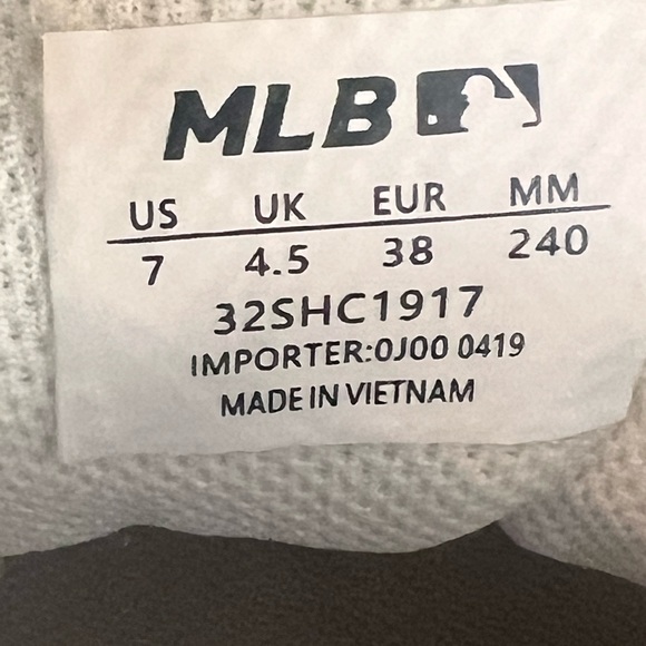 MLB “Boston” Chunky heel Gym Shoe Size 7 - Picture 5 of 10